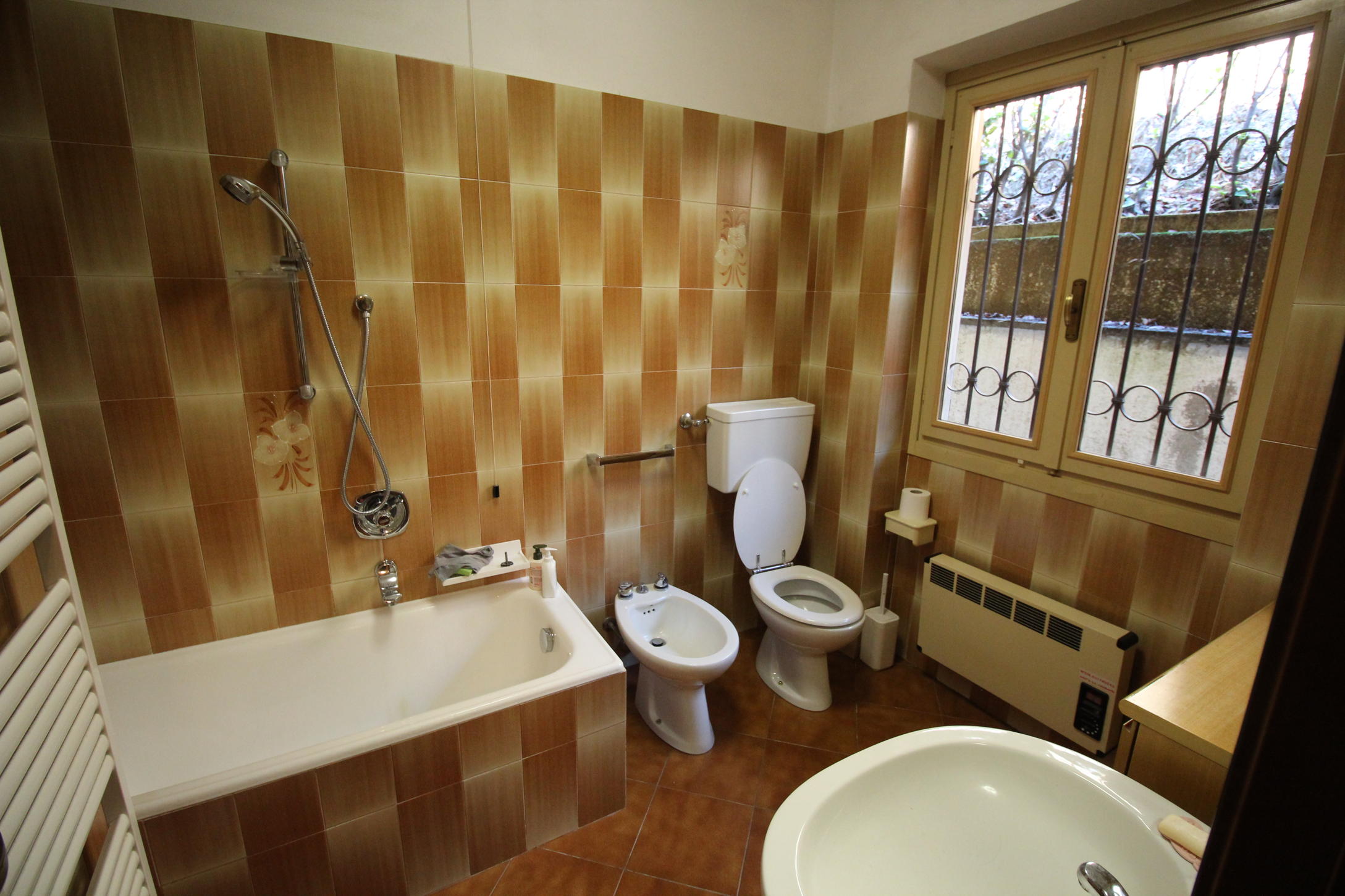 7 - Pettenasco villa stupenda vista  lago d’Orta, con piscina PETTENASCO